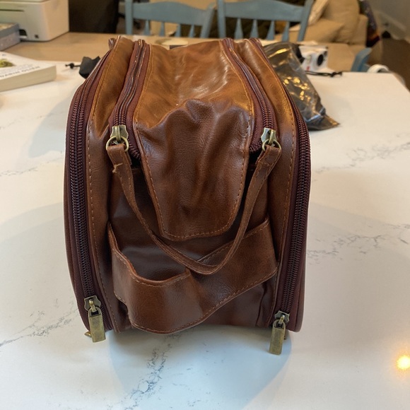 Custom toiletry bag - Picture 4 of 9